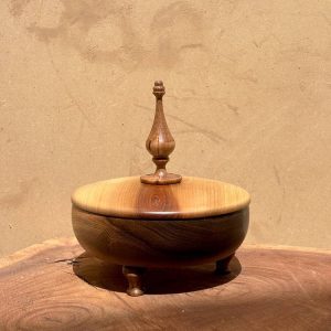 شکلات خوری درب دار و پایه دار